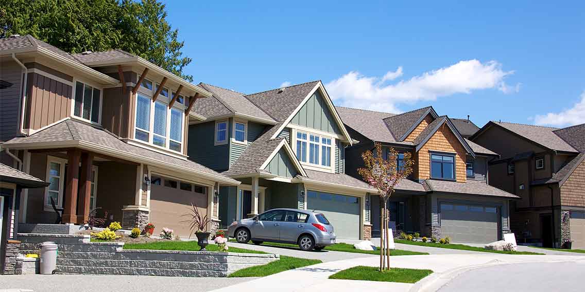 single-family houses in a row in a neighborhood