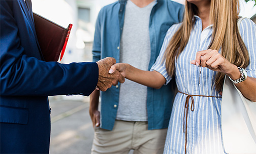 couple finding the best real estate agent