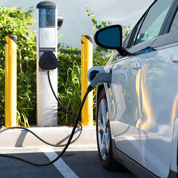 Which Is Better: an Electric Car or Hybrid?