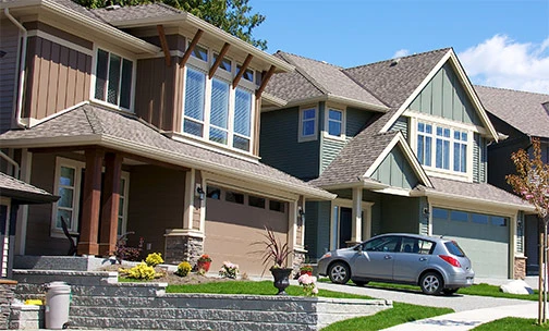 single-family houses in a row in a neighborhood