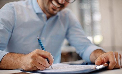 couple researching va and conventional loans