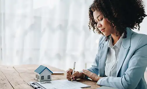 houses in a row in a neighborhood